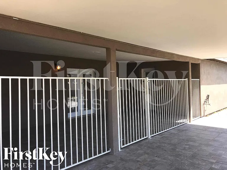 8802 N 35th Dr — Photo 23