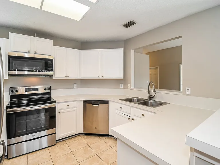 2936 Waters View Cir — Photo 8