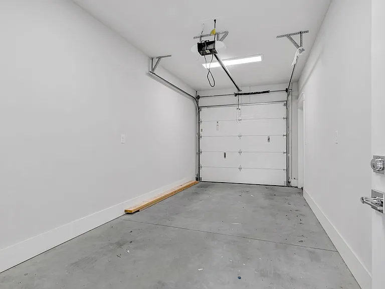 1110 Lillian St #B — Photo 14