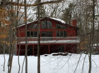 100 Cabin Ct, Dingman Towns, PA 18337