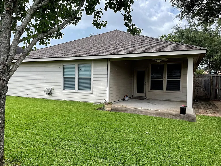 25011 Emporia Point Ct — Photo 3