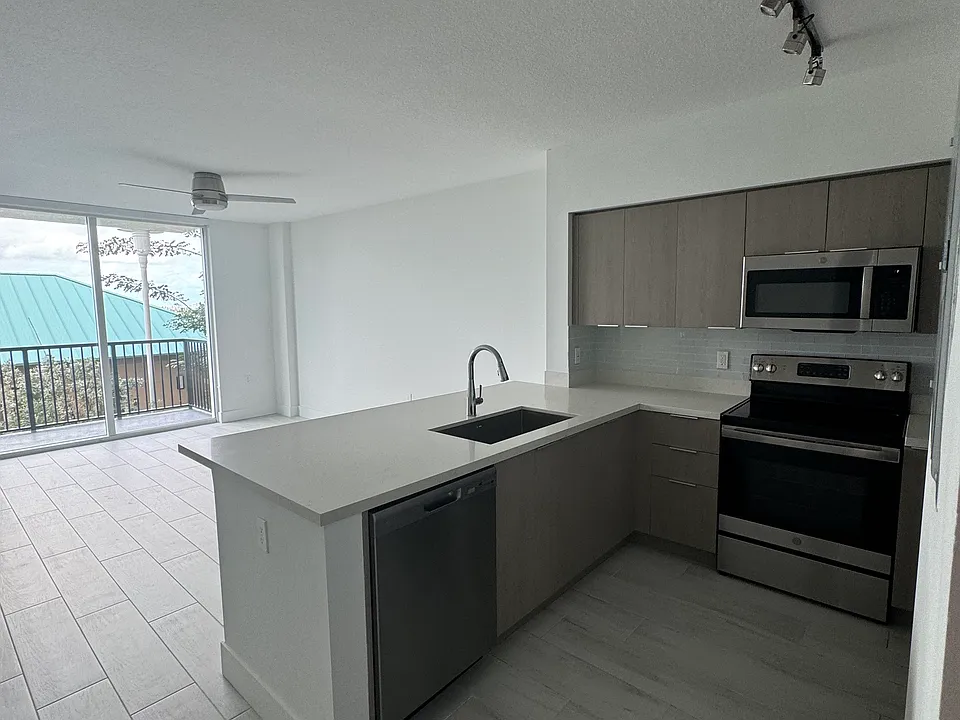 602 E Dania Beach Blvd #630