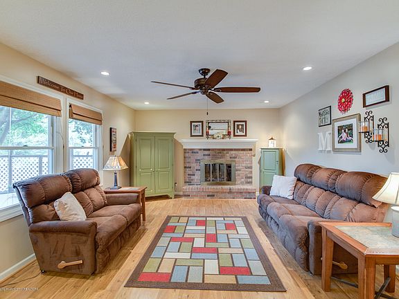 5th image of 1046 London Dr