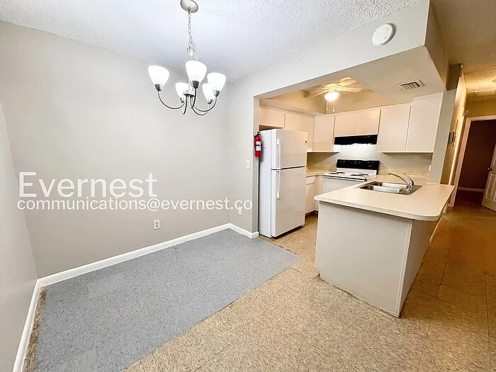 3058 Saint Paul Dr — Photo 9