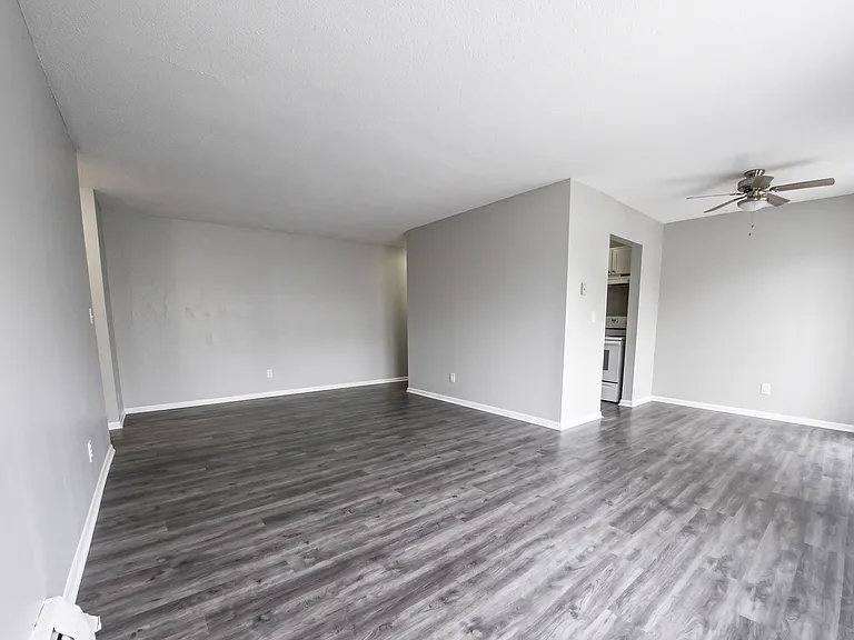 201 Erb St W — Photo 6