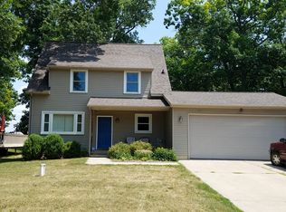 14341 Swanee Beach Dr, Fenton, MI 48430