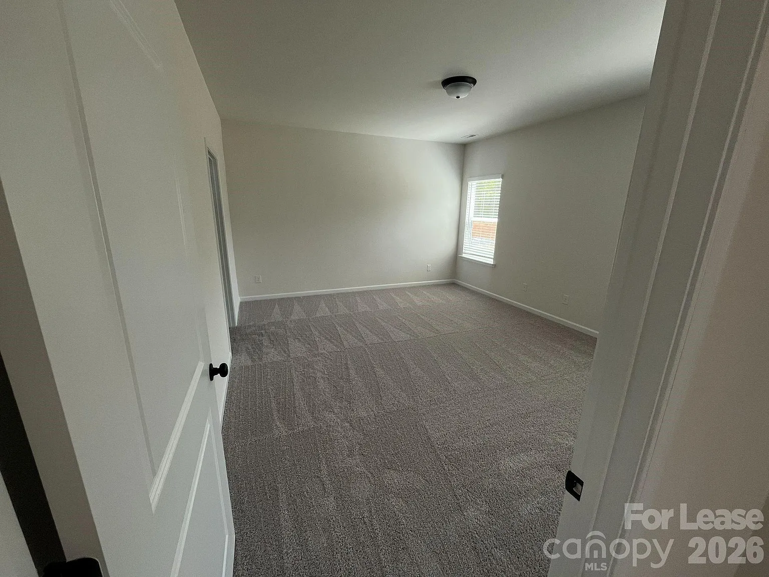 3 bed, 2.5 bath, $2,000 — Photo 4