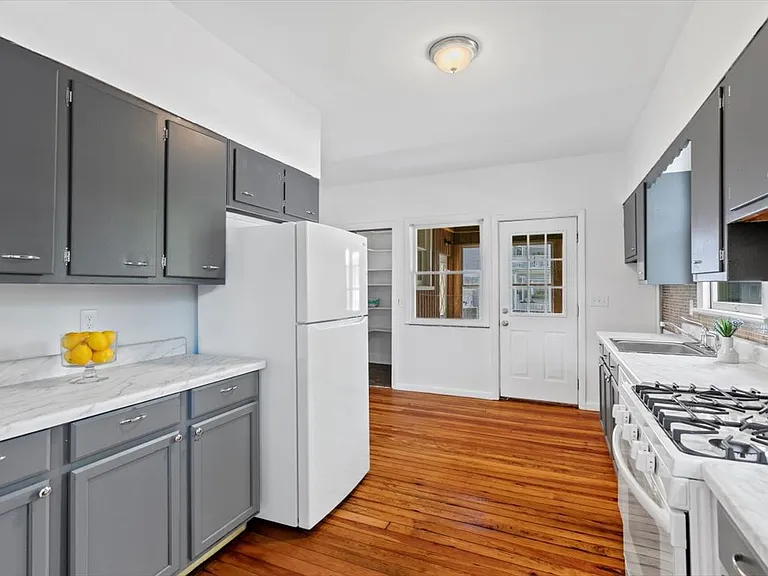 212 Maple St #1 — Photo 11