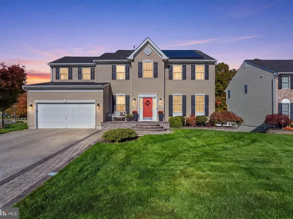 1 Daisy Ct, Sewell, NJ 08080