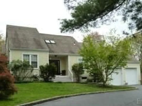 271 Peaceable Hill Rd, Brewster, NY 10509