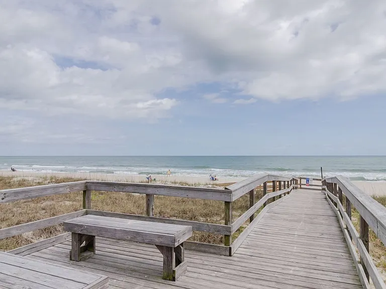 1211 N Fort Fisher Blvd #B — Photo 39