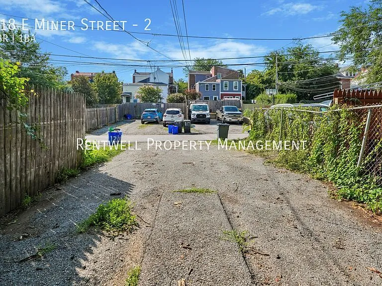 118 E Miner St #2 — Photo 21
