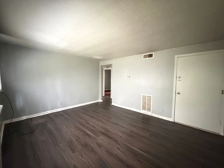 3706 Noblitt Dr — Photo 2