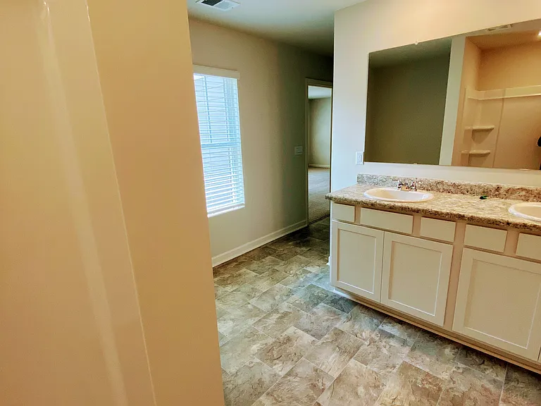202 Creekview Way — Photo 31