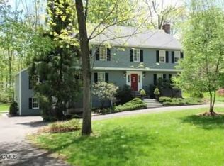 46 Woodlawn Dr, Ridgefield, CT 06877