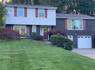 107 Westbury Dr, Coraopolis, PA 15108