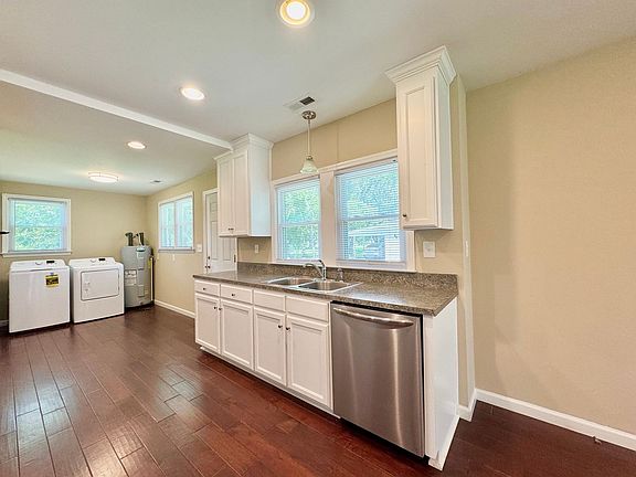 5th image of 519 Walnut St