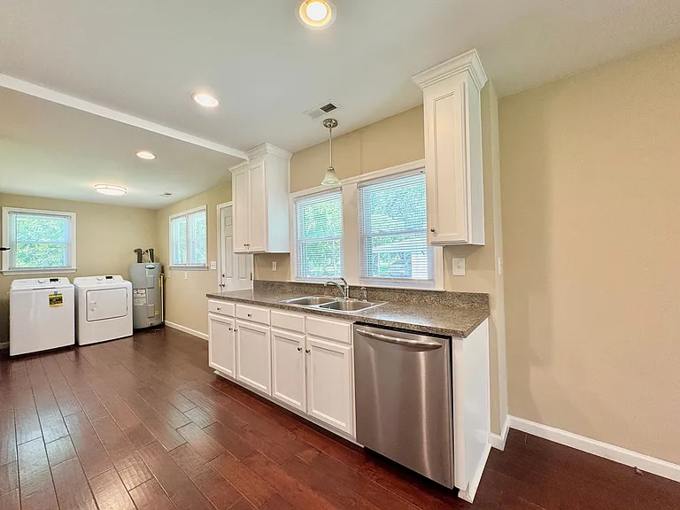 519 Walnut St — Photo 5