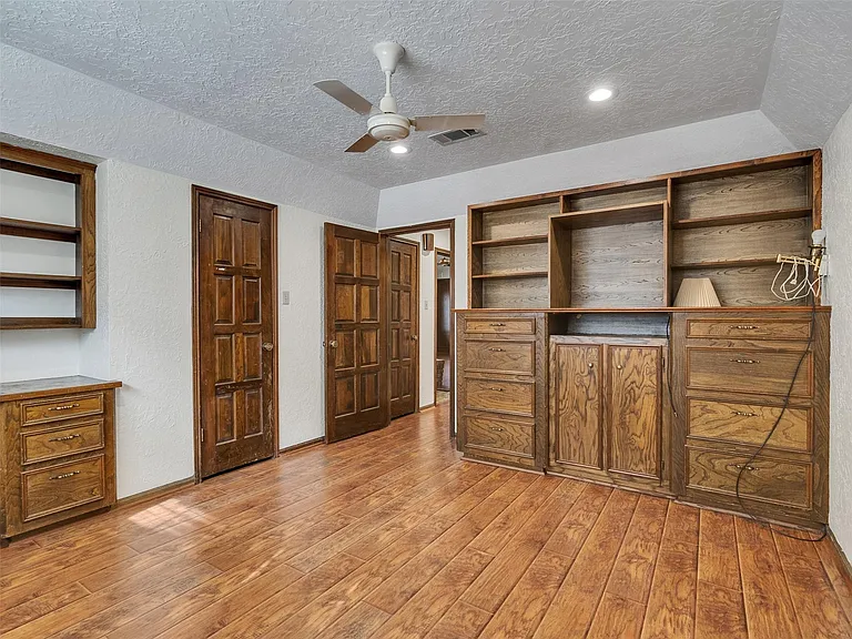 8 Shadowood St — Photo 22