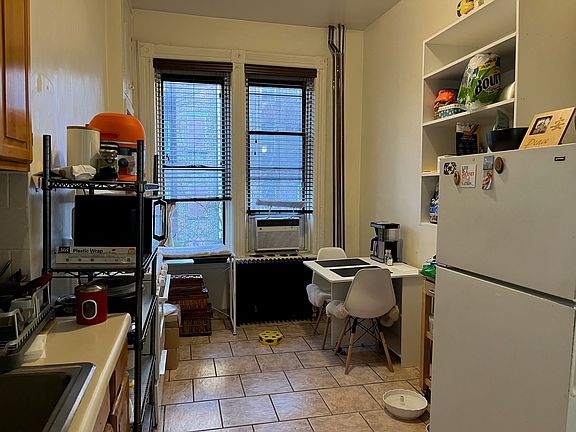 4th image of 82 Wayne St #4R