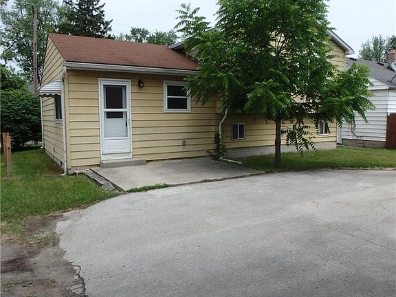 3rd image of 2441 Ida Dr
