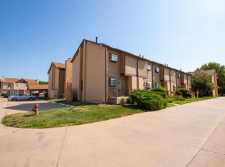 2405 S Capri Ln APT 806, Wichita, KS 67210