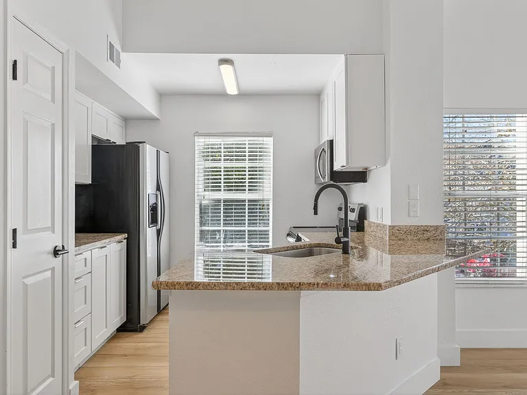 13700 Richmond Park Dr N #1105 — Photo 7