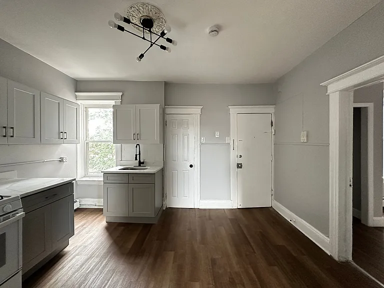 1591 Kennedy Blvd #5E — Photo 4