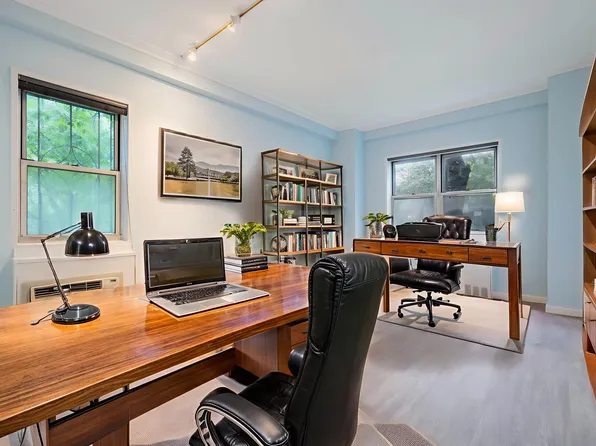 30 West 60th Street 1P image 3 of 20