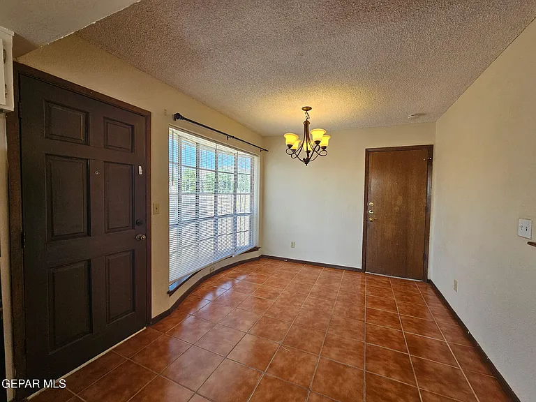 10604 Pleasant Hill Dr — Photo 4