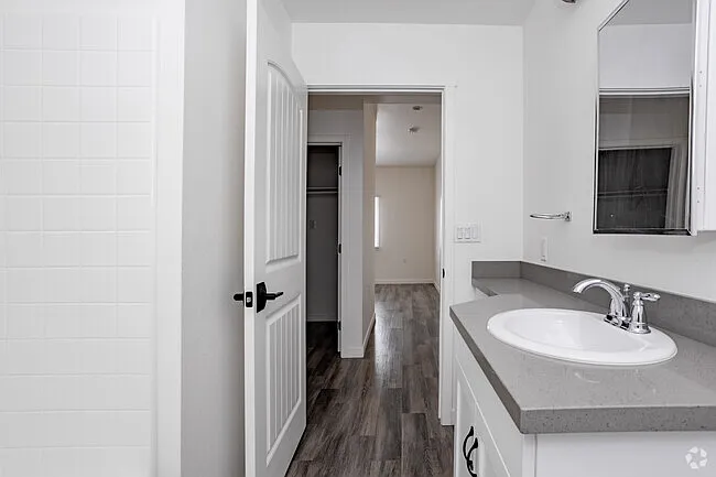 Catalina Luxury Apartments — Photo 8
