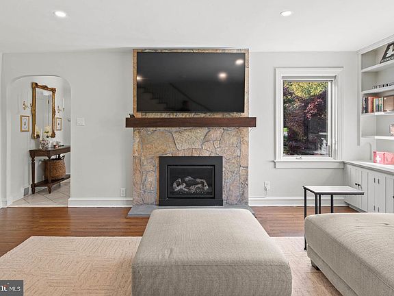 5th image of 206 Martroy Ln