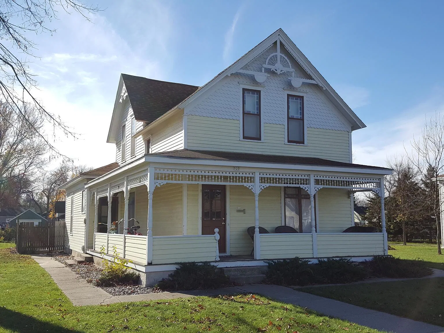 4 bed, 2.5 bath, 1333 sqft, $1,600 — Photo 1
