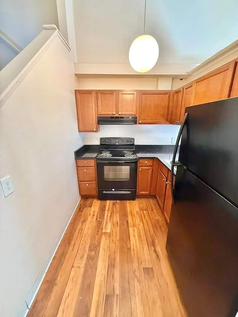 Modern 2-Bedroom Loft-Style Apartment in the Heart of the U-District | Tour Today! — Photo 4