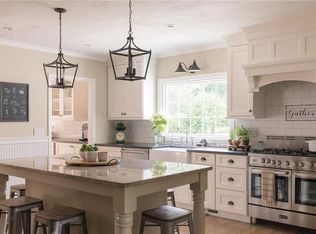 71 Spring St, Hope Valley, RI 02832