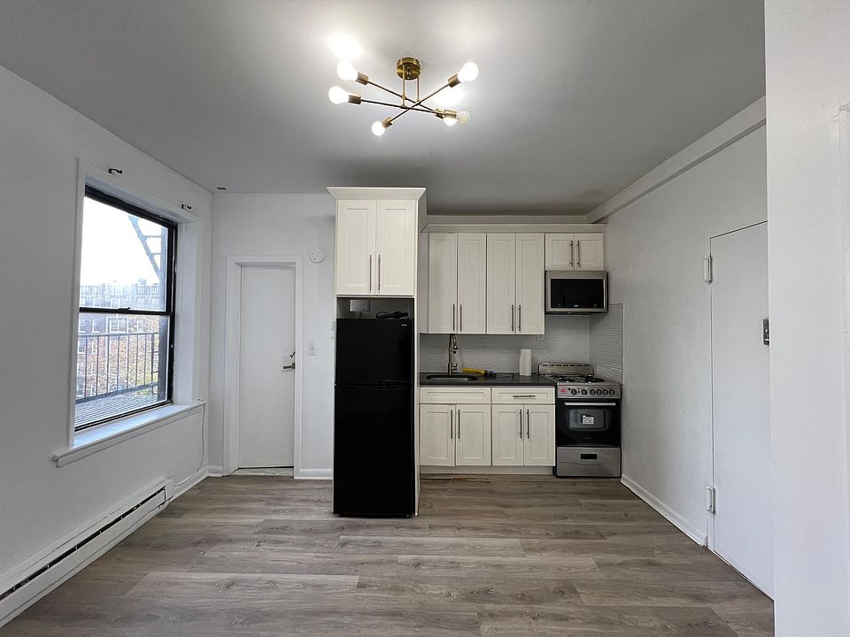 1st image of 22-24 Gifford Ave #44