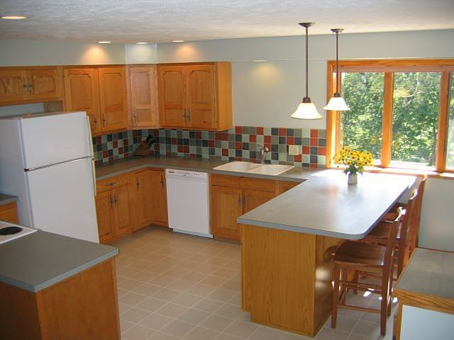 2nd image of 14905 S 46th St