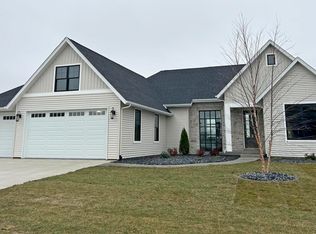 6559 Cardinal Rd, Bettendorf, IA 52722