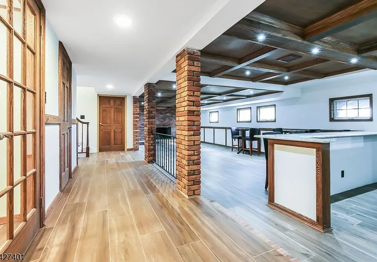 1008 Mary Allen Ln — Photo 24