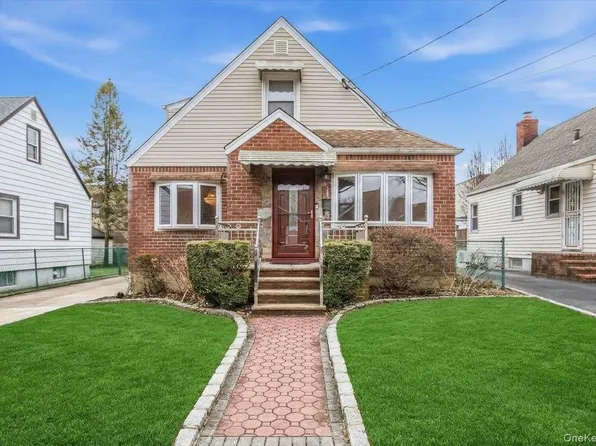 505 N 1st Street, New Hyde Park, NY 11040