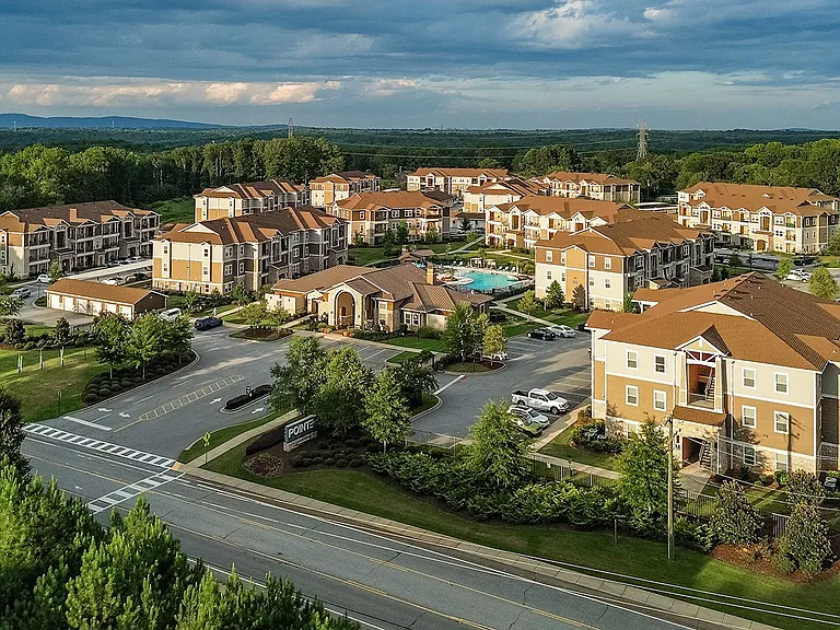POINTE AT GREENVILLE APARTMENTS — Photo 40