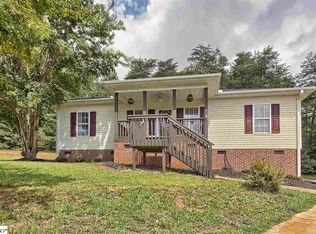 107 Kennicott Ln, Easley, SC 29640