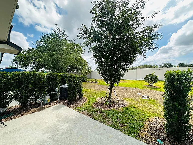729 Benoi Dr — Photo 11