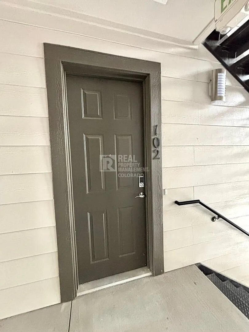 3835 Presidio Point — Photo 2