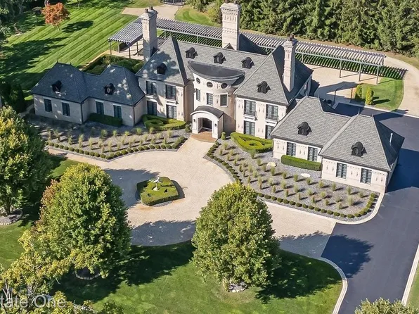 1343 Orchard Ridge Rd, Bloomfield Hills, MI 48304