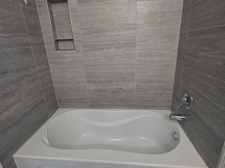 556 Manor Cir — Photo 17