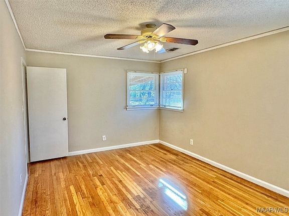5th image of 1100 Lombard Dr