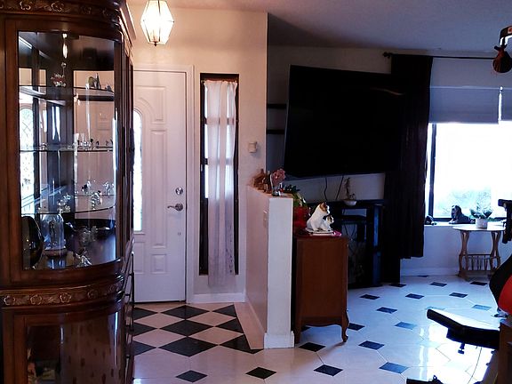 3rd image of 17812 Queensglen Ave