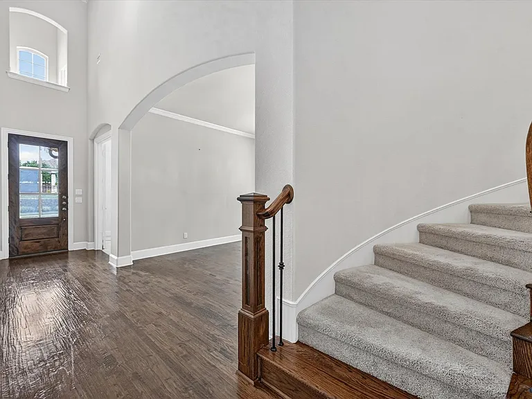 5683 Dashingly Dr — Photo 6