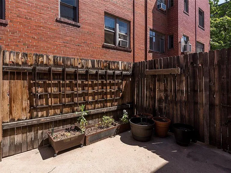 131 E 8th Ave — Photo 26